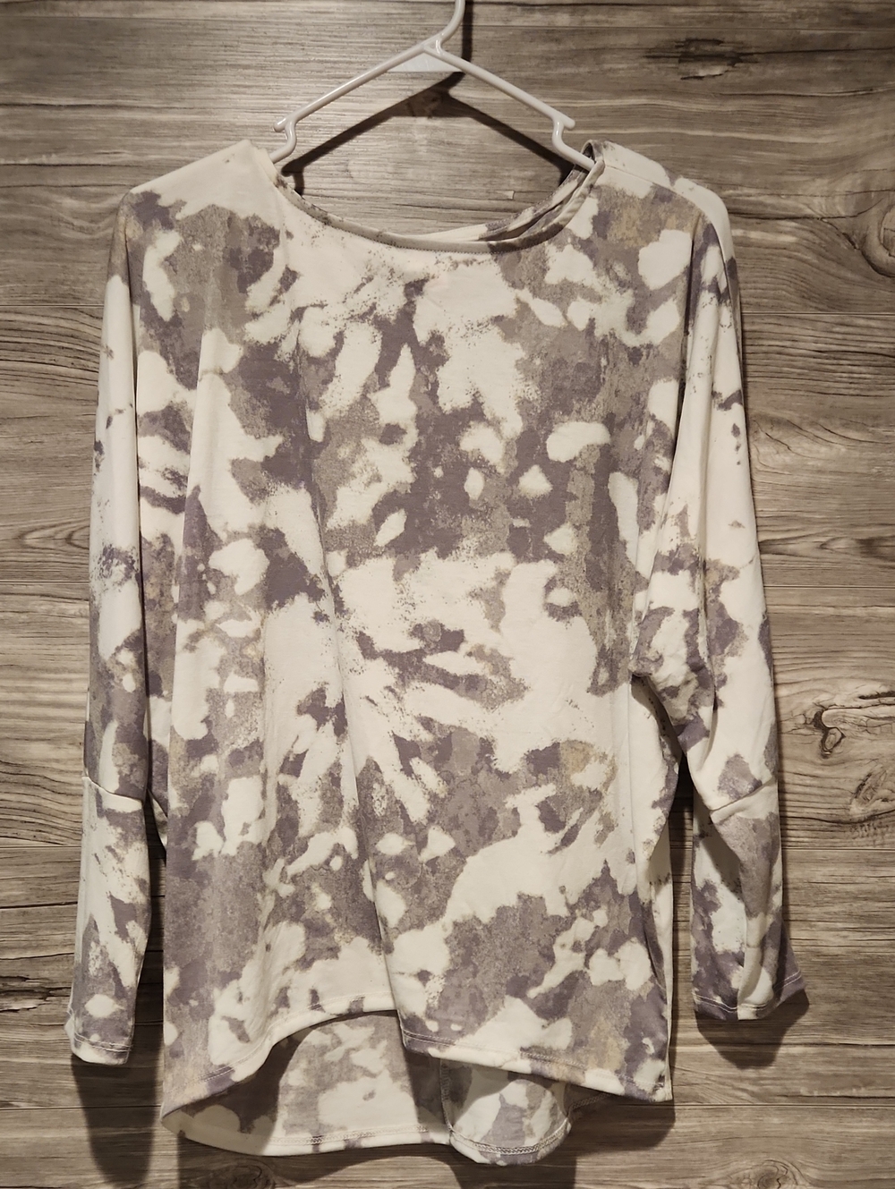 Abstract Print Women's Long Sleeve Top - White & Gray
